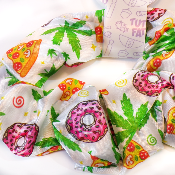 scrunchies-stash-weed-donut-pizza-pattern-bianco