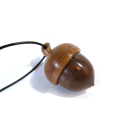 GHIANDA-stash-inbosco-collana-noce-ciliegio.secretstash